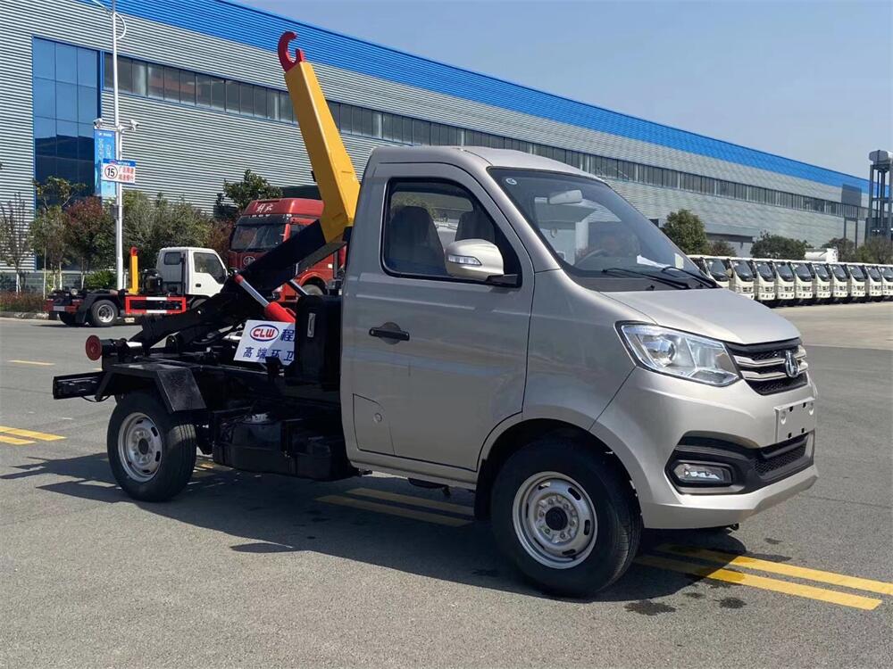 3方勾臂垃圾車(chē)-長(zhǎng)安小型生活垃圾3方勾臂垃圾車(chē)廠家