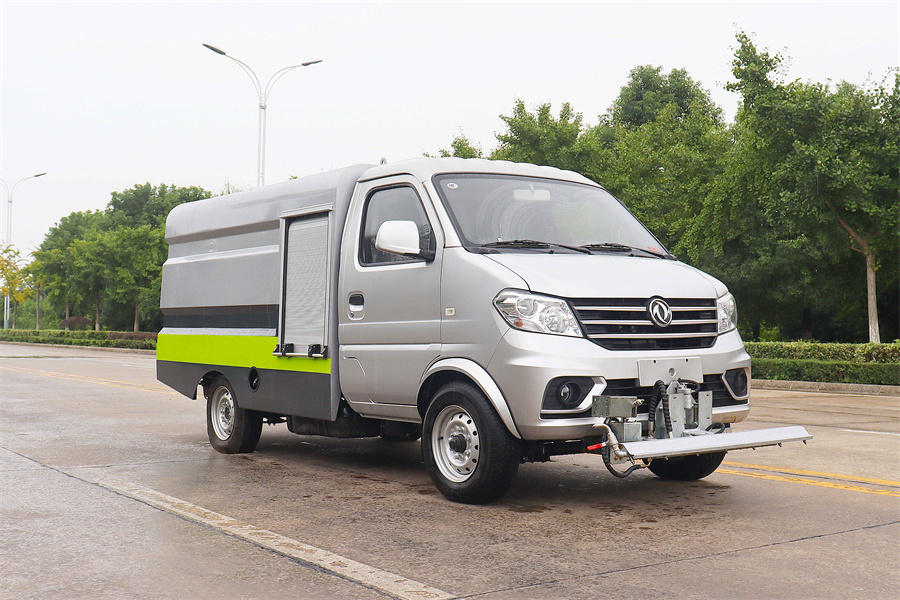 路面養(yǎng)護車-國六1.5立方藍牌東風(fēng)小康路面養(yǎng)護車廠家價格