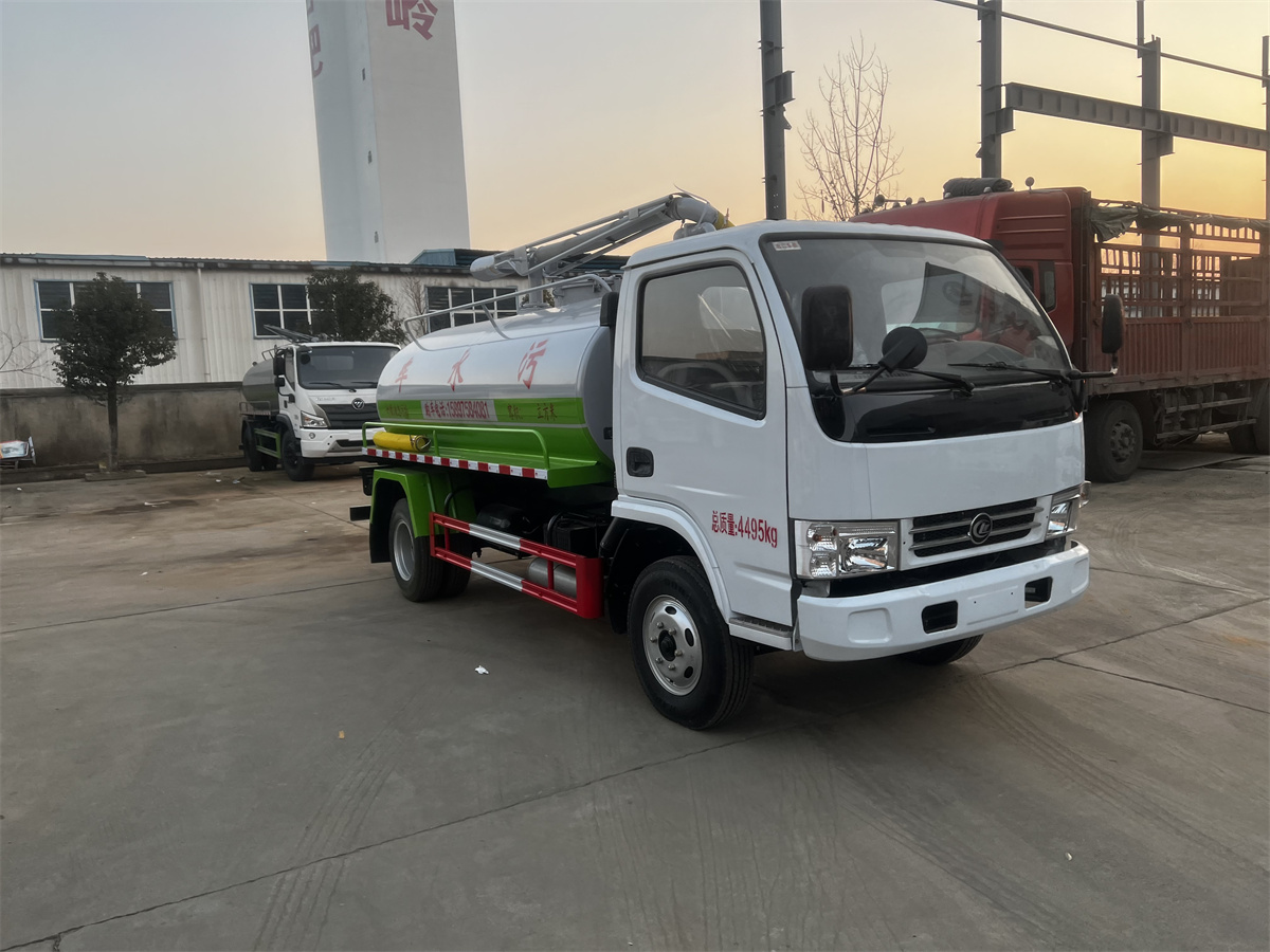 5噸吸糞車-程力國(guó)三不上戶5方吸糞車化糞池處理車廠家價(jià)格